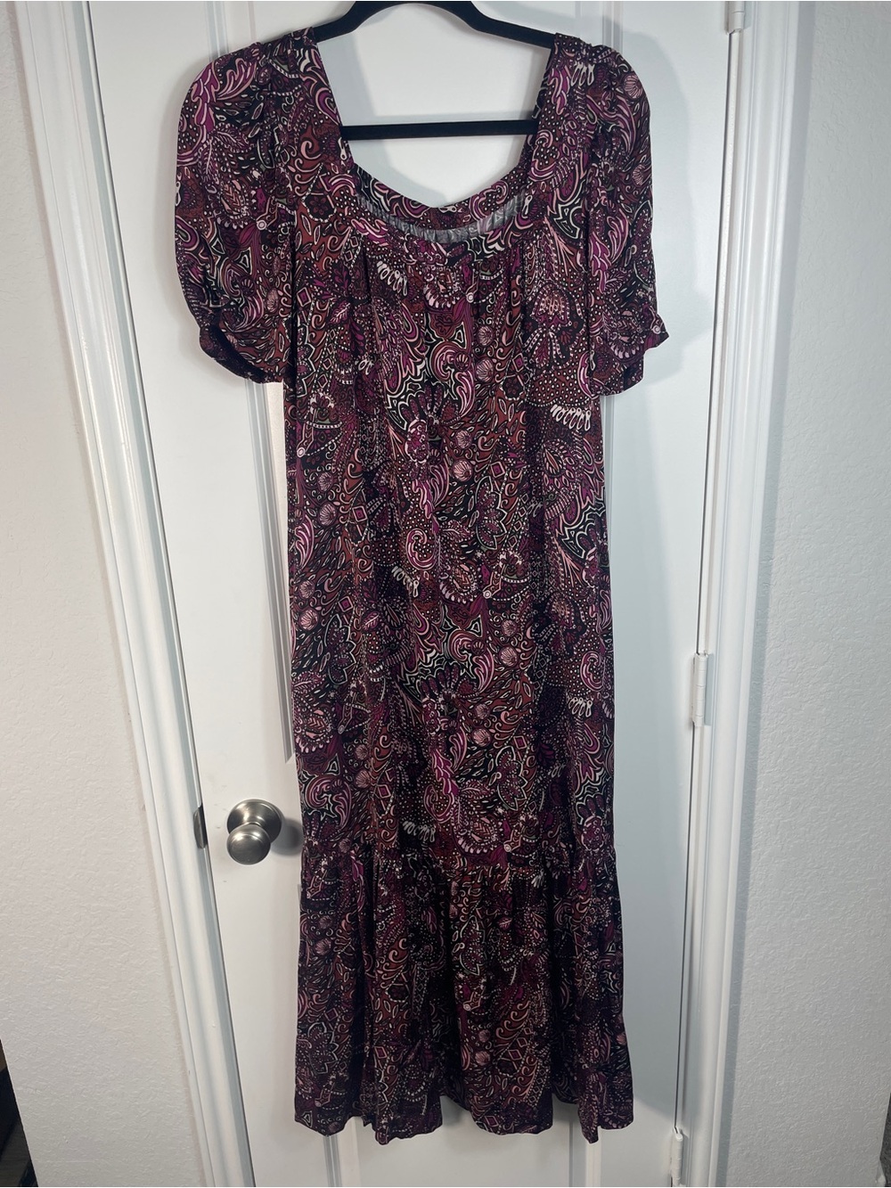 Maeve Anthropologie Maroon Paisley Maxi Dress XS Boho short Sleeve muumuu tiered - Picture 3 of 13